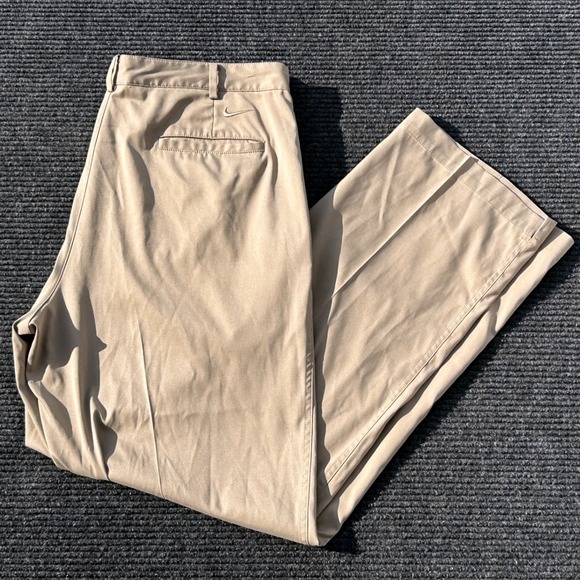 Nike‎ DRI-FIT Golf Pants Khaki Chino Performance Activewear Mens Size 35x32 - Picture 1 of 9